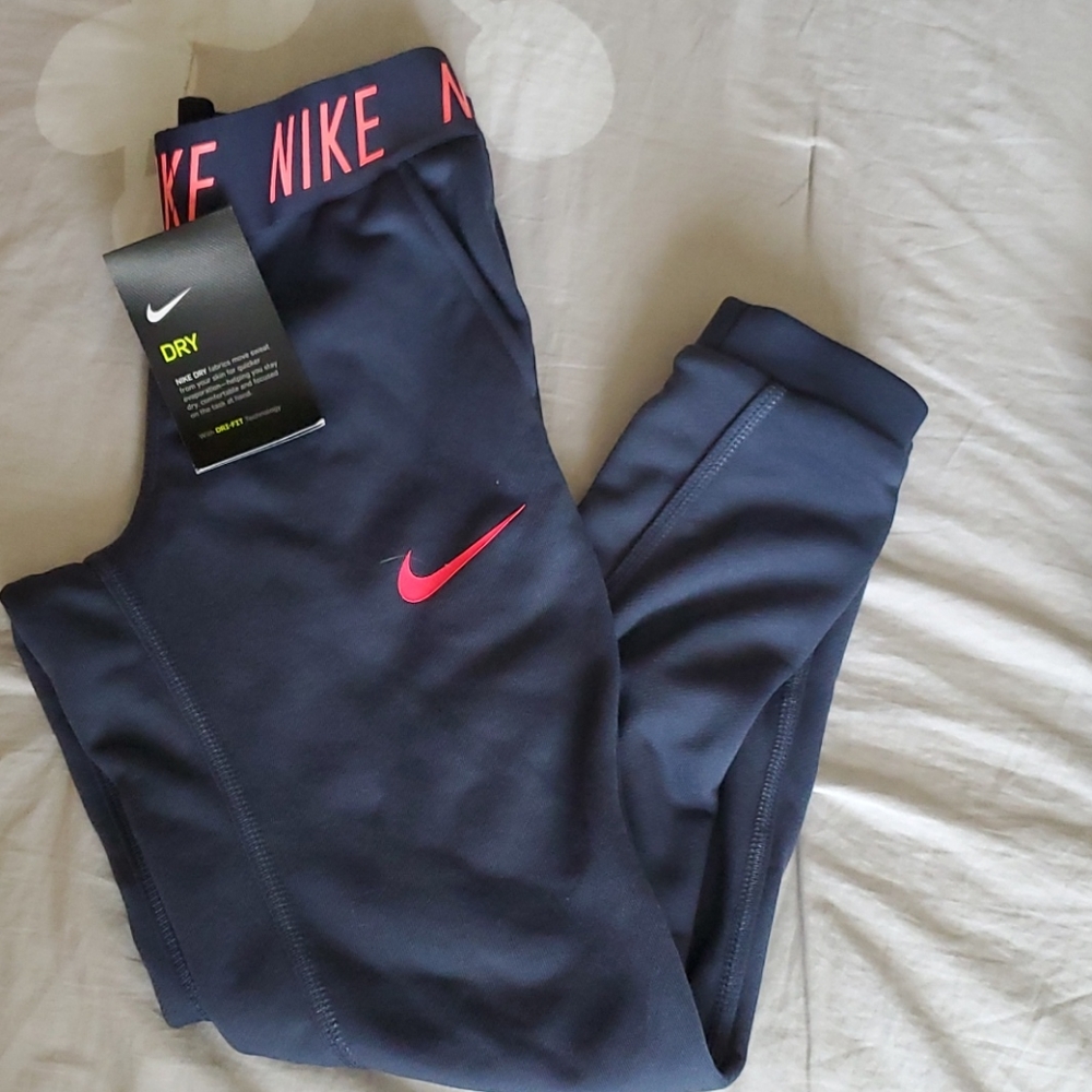 NEW girls Nike joggers.  Xs